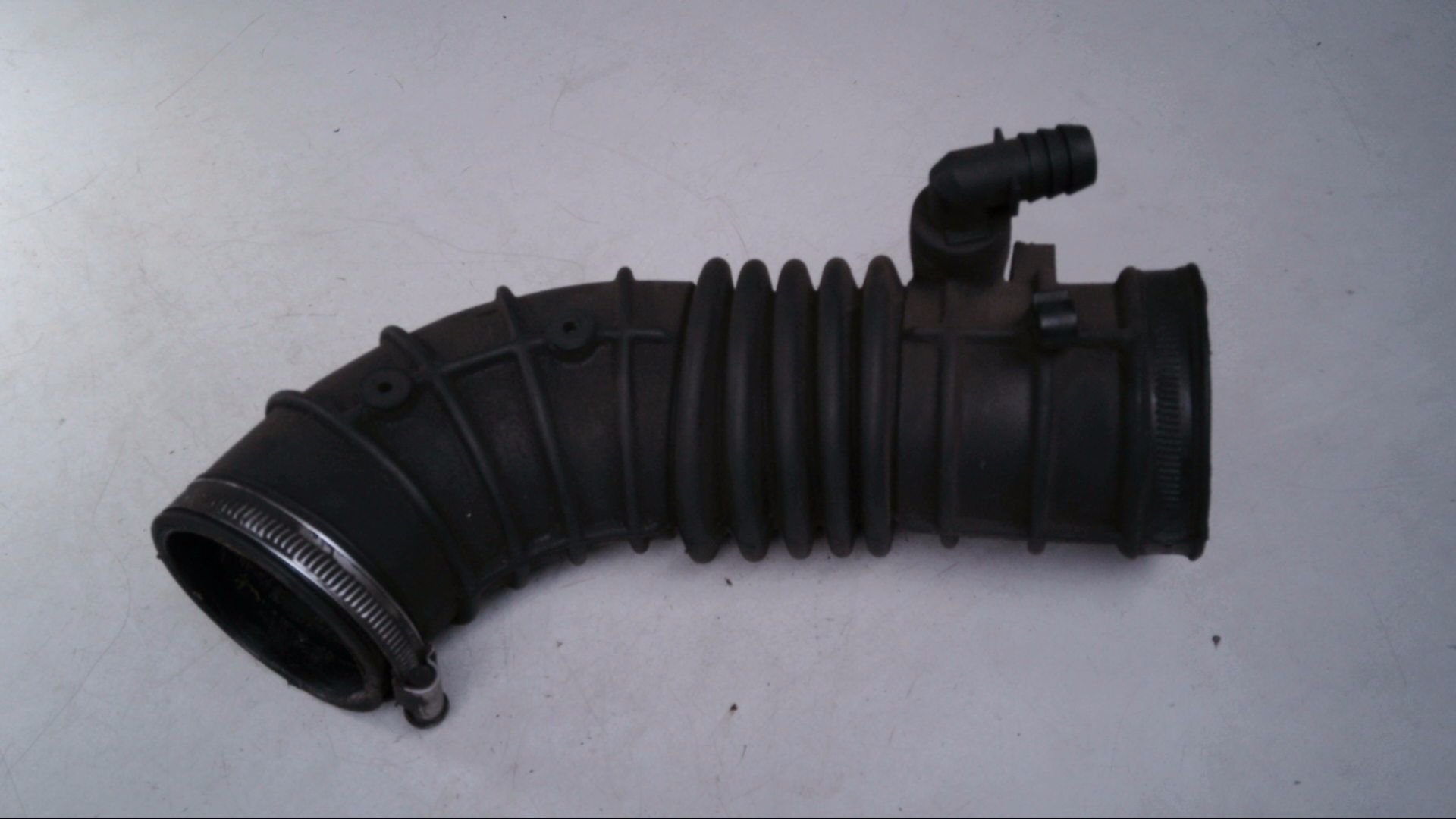 ANSAUGSCHLAUCH LUFTFILTERSCHLAUCH