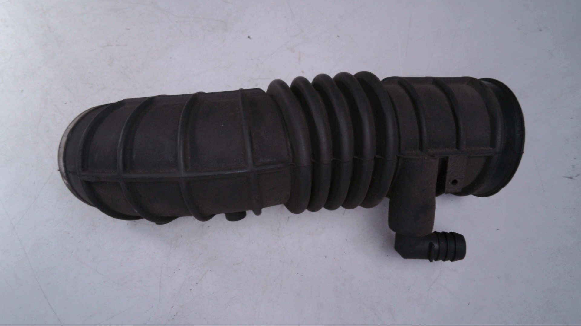 ANSAUGSCHLAUCH LUFTFILTERSCHLAUCH