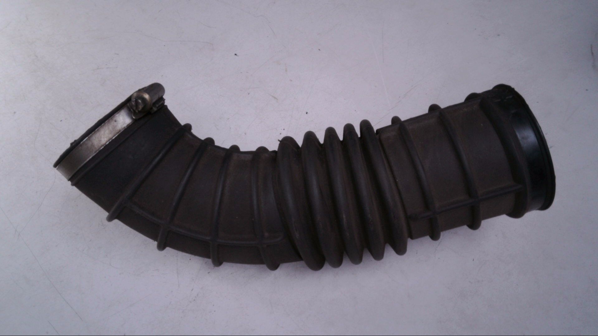 ANSAUGSCHLAUCH LUFTFILTERSCHLAUCH