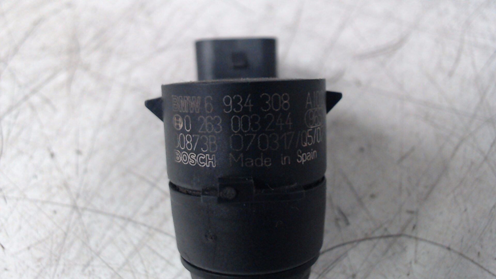 Abstand-Sensor vorne seitlich innen Rechts