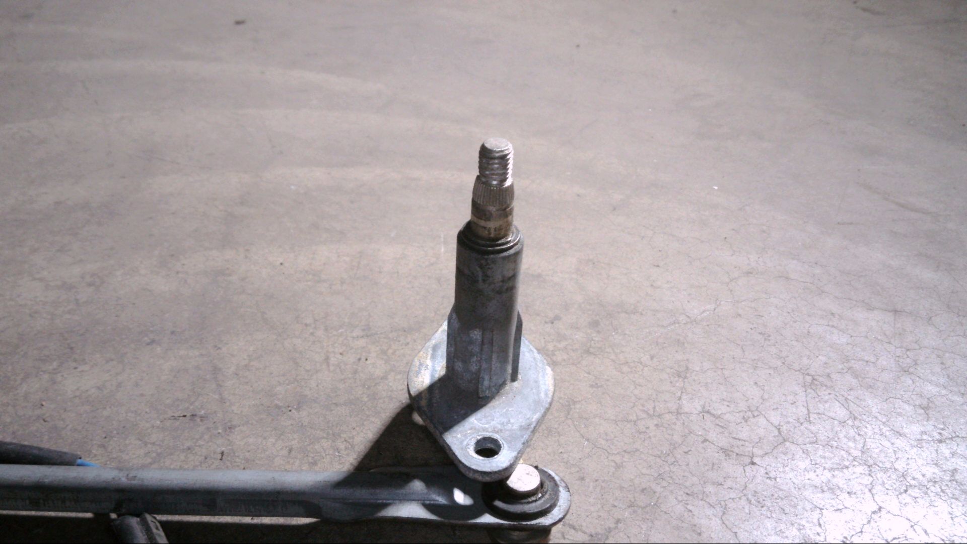 Scheibenwischermotor hinten mit Gestänge