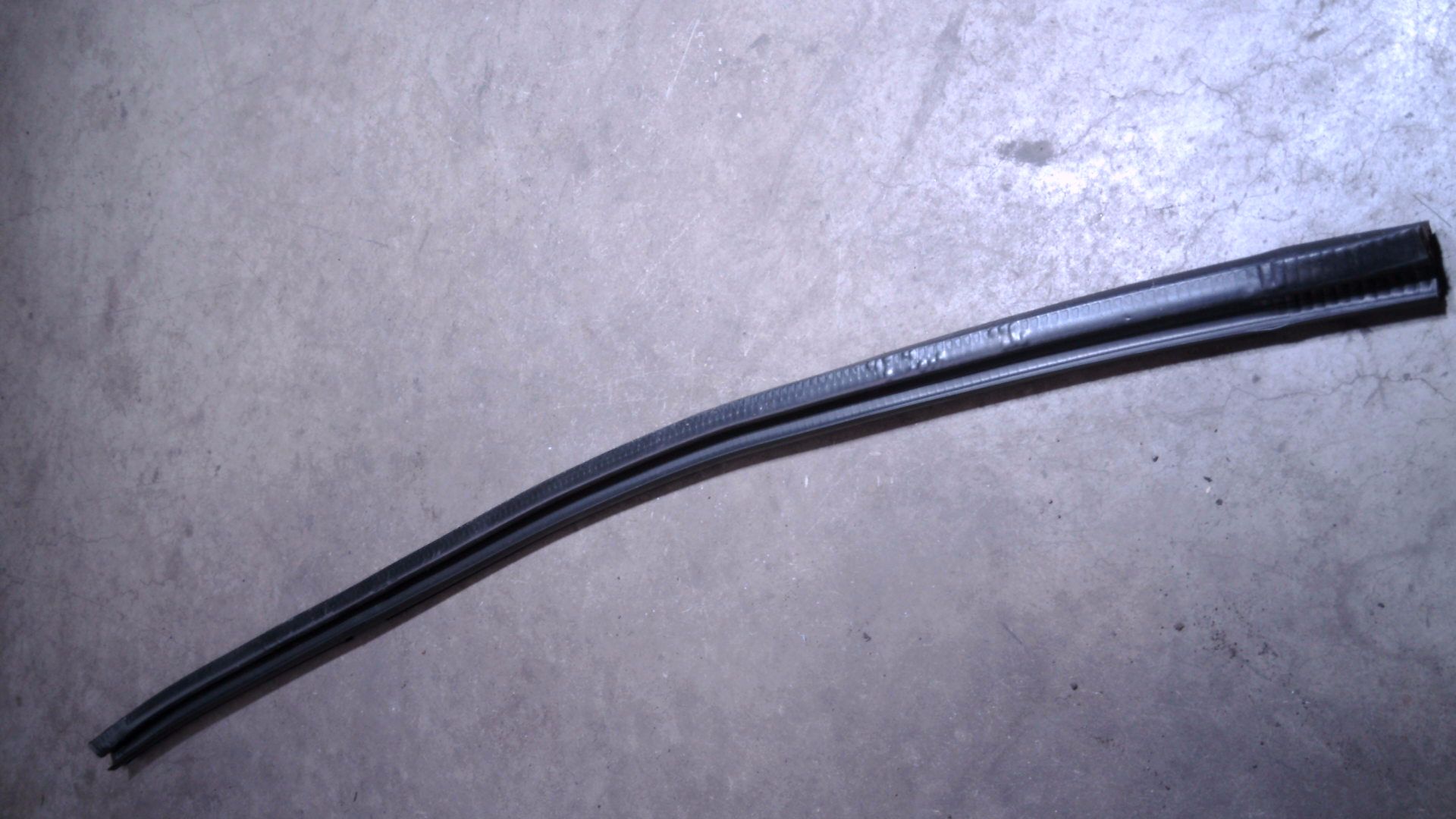 DICHTUNG SCHACHTLEISTE INNEN TÜRE LINKS