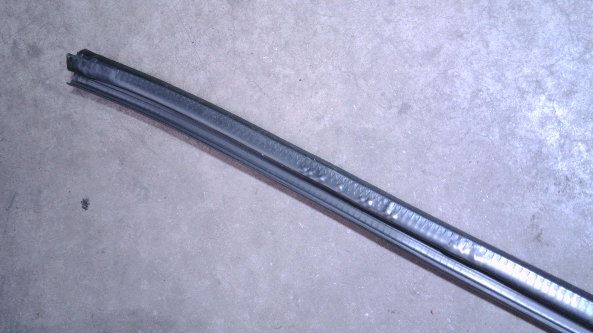 DICHTUNG SCHACHTLEISTE INNEN TÜRE LINKS