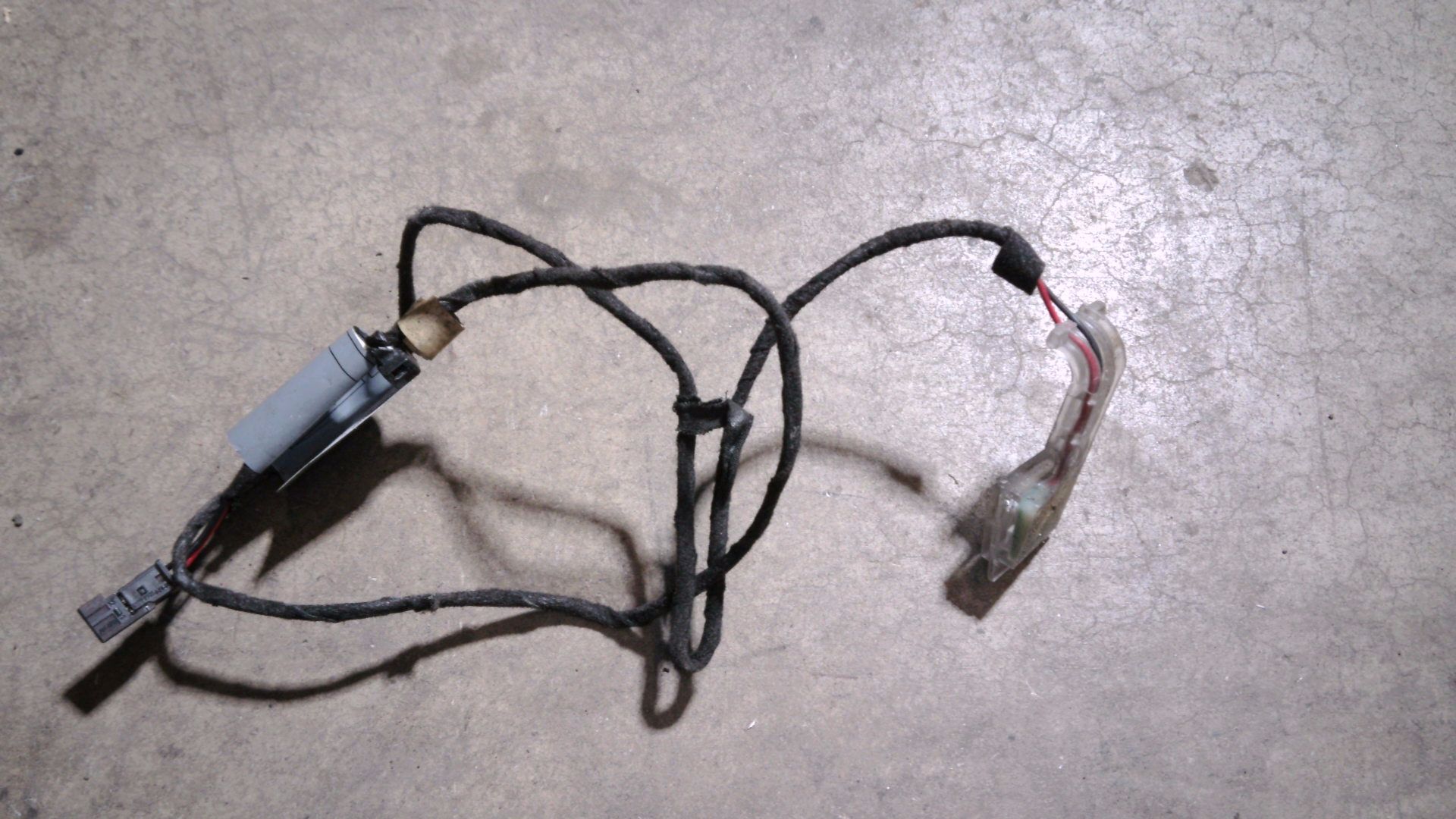 BELEUCHTUNG TÜRINNENGRIFF VORNE LINKS