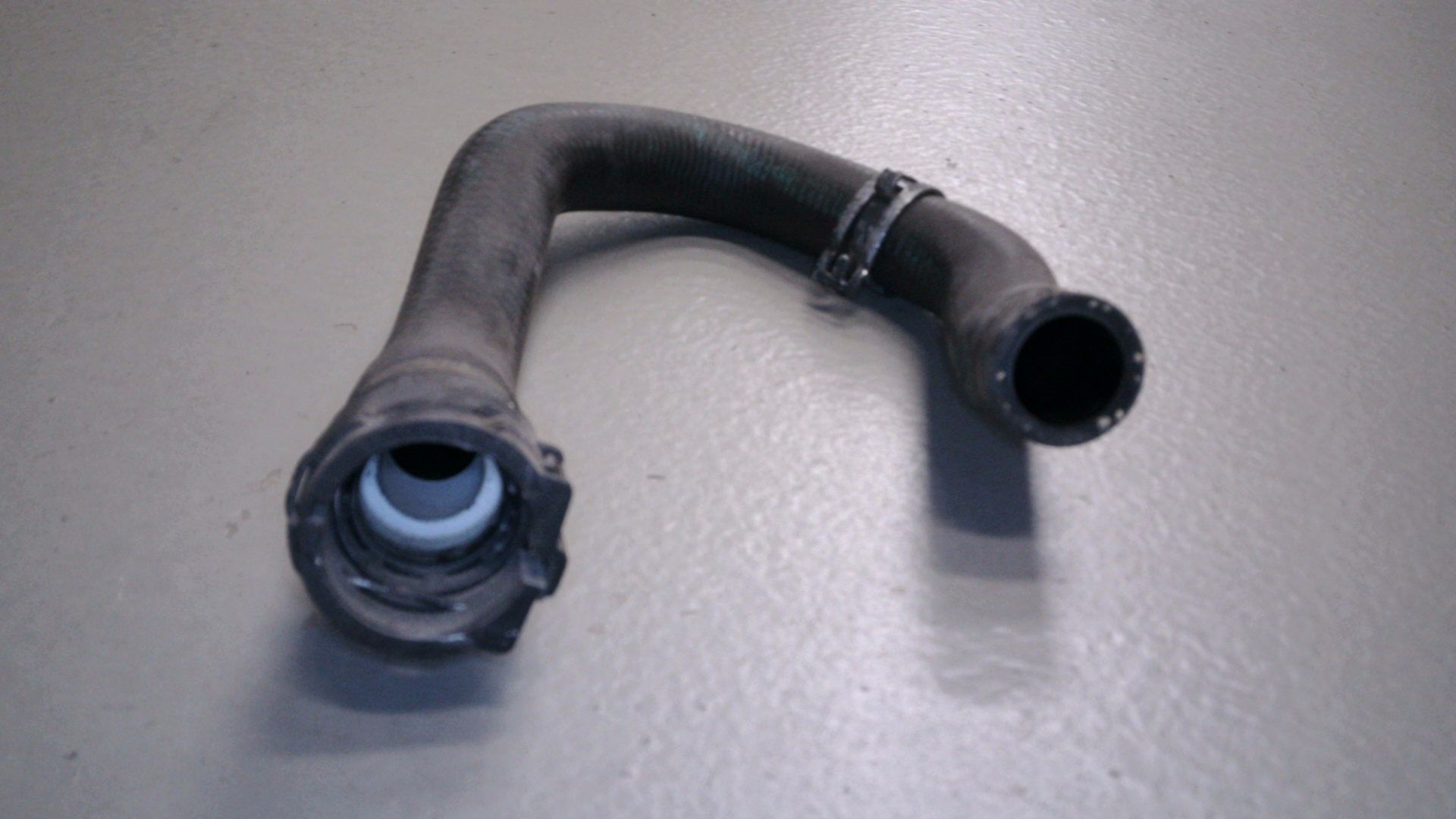 KÜHLMMITTELSCHLAUCH ZUSATZWASSERPUMPE