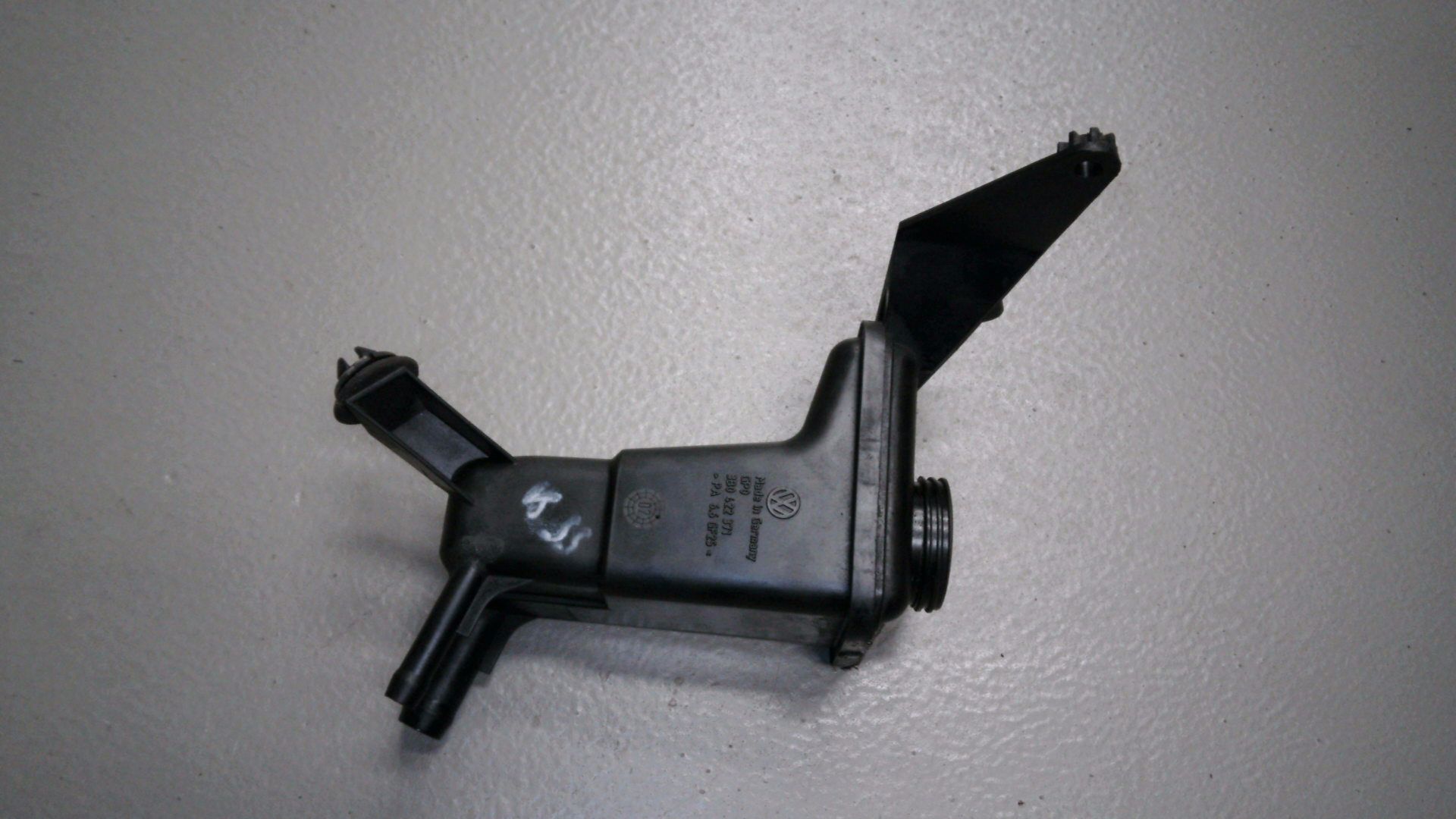 Ausgleichsbehälter Servopumpe