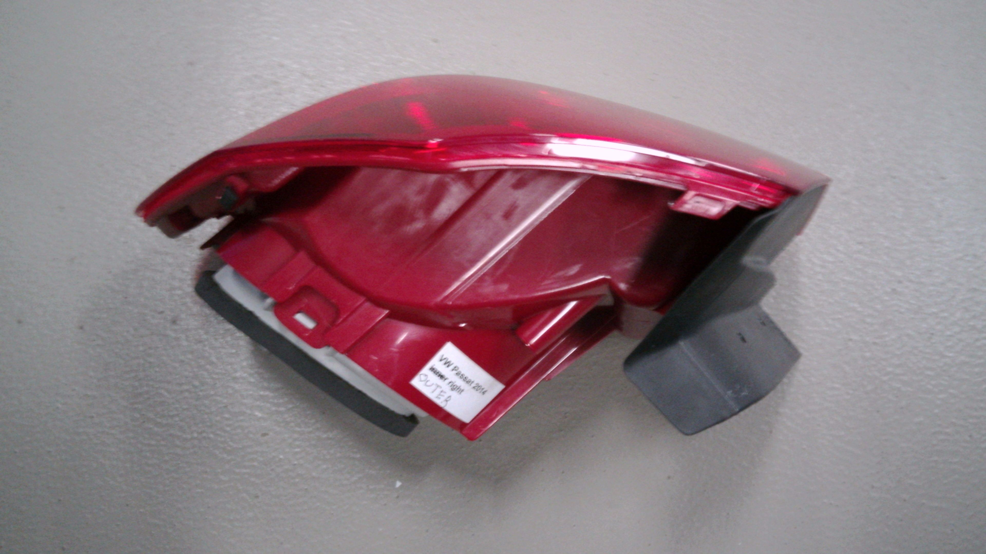 Heckleuchte aussen komplett Rechts
