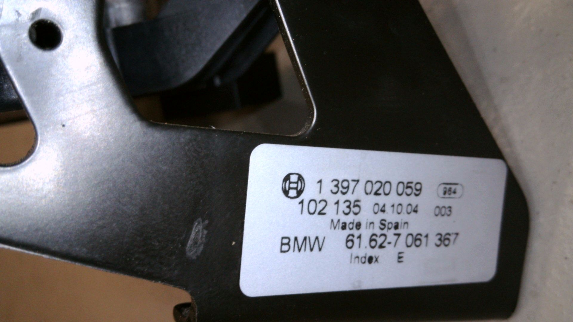 SCHEIBENWISCHERMOTOR HINTEN