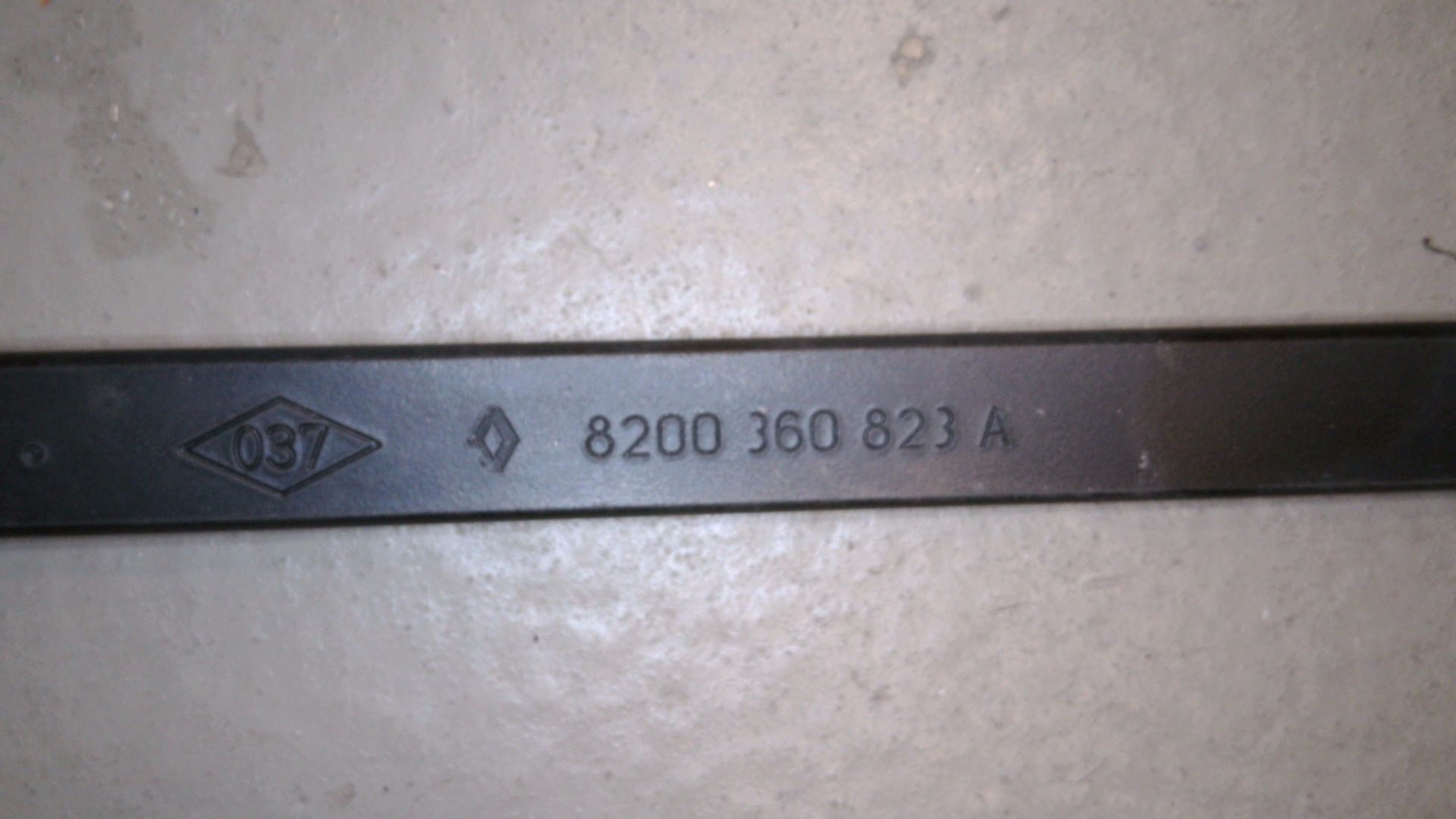 SCHEIBENWISCHERARM VORNE LINKS