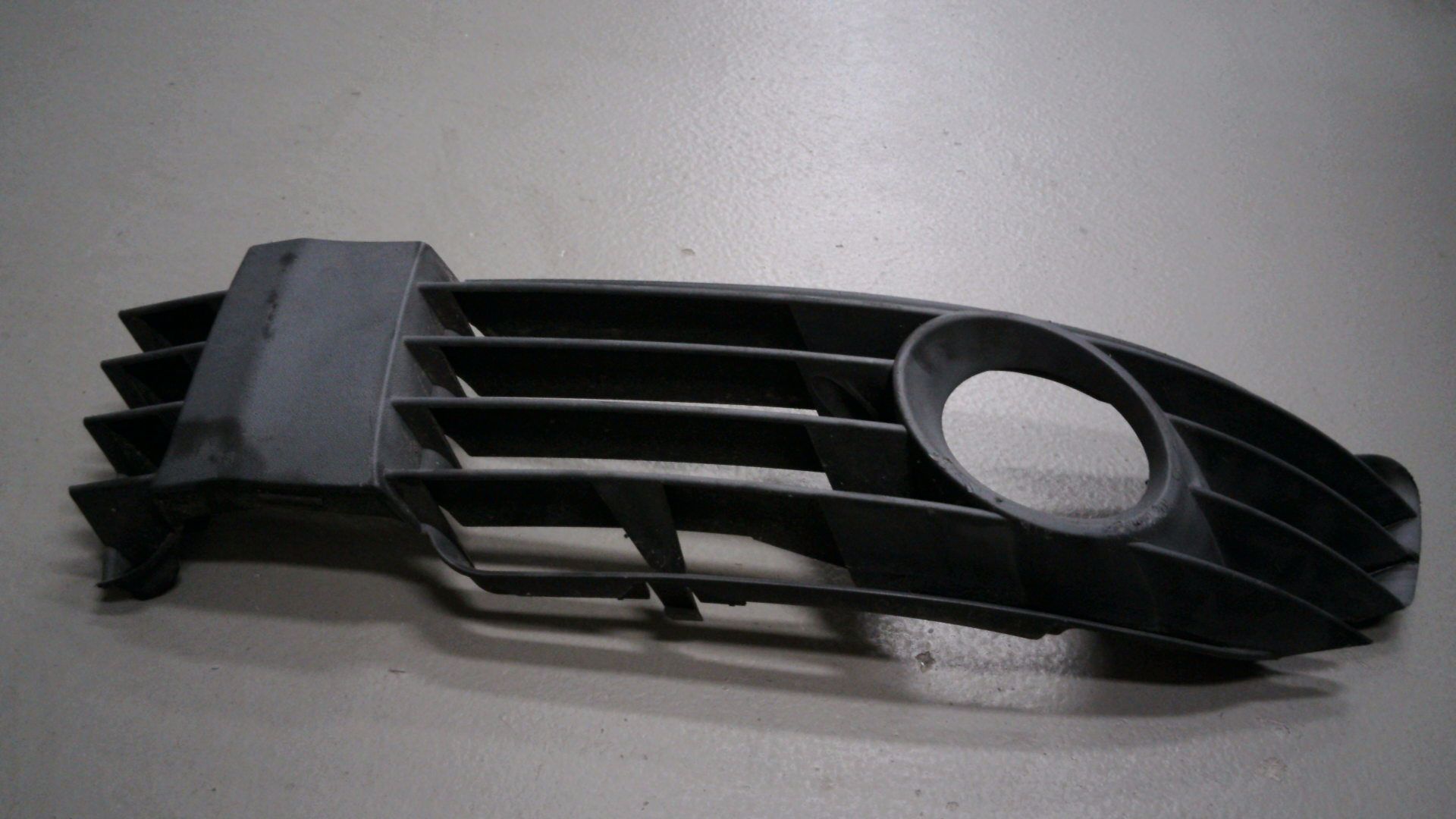 LUFTGITTER SEITLICH LINKS