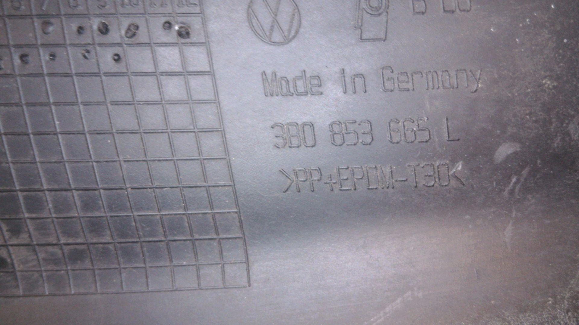 LUFTGITTER SEITLICH LINKS