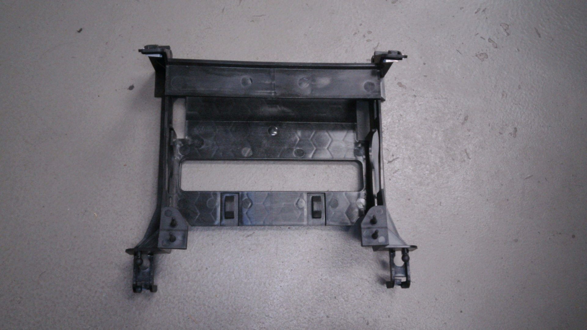 EINBAURAHMEN HALTERUNG TRÄGER HALTER