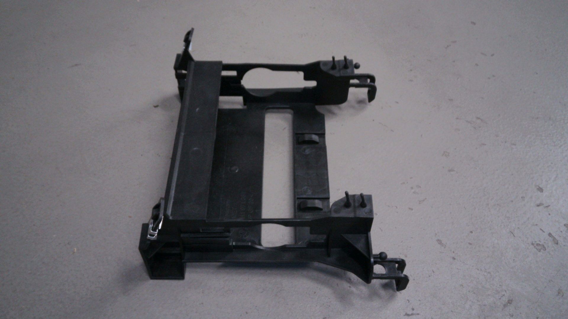 EINBAURAHMEN HALTERUNG TRÄGER HALTER