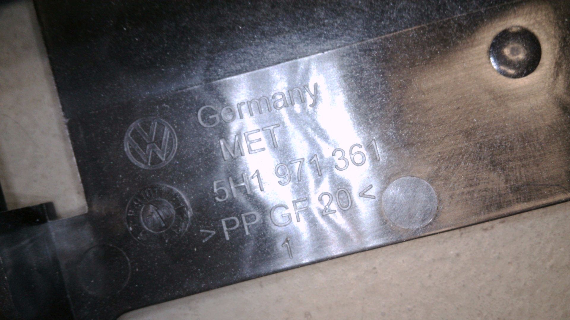 EINBAURAHMEN HALTERUNG TRÄGER HALTER