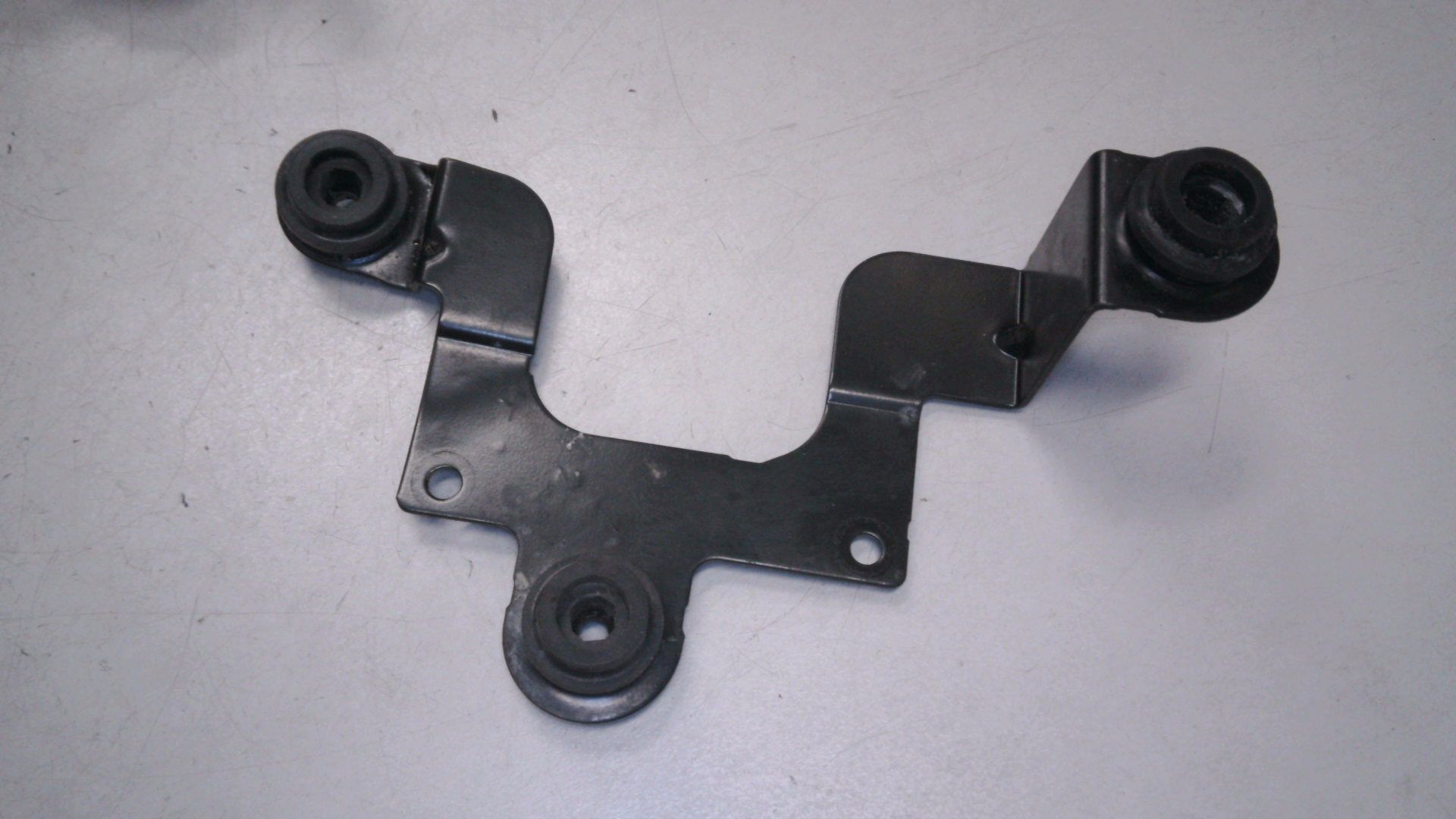 Halter Hauptbremsaggregat ABS