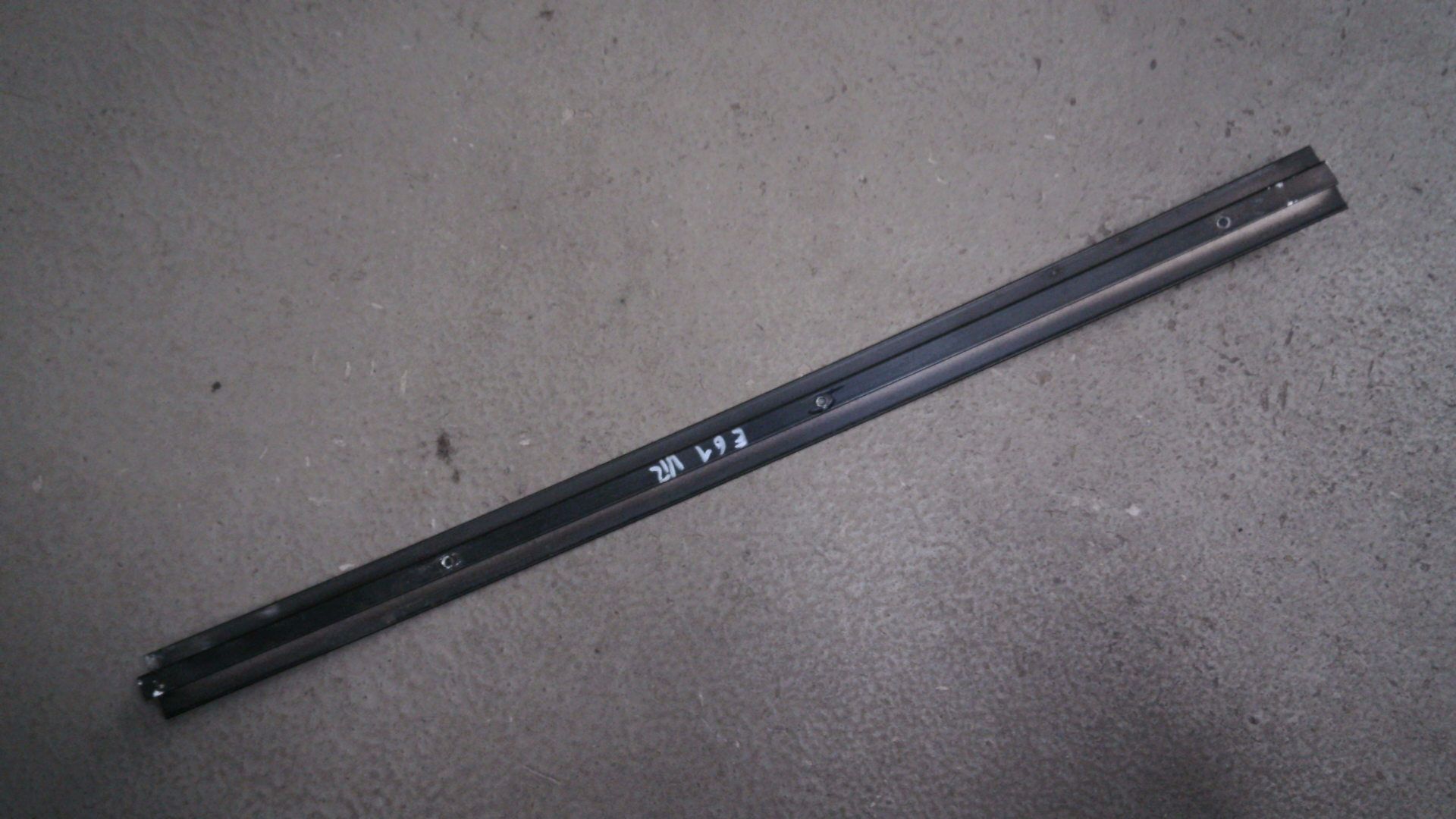 LEISTE FENSTERLEISTE FENSTERFÜHRUNG VORNE RECHTS