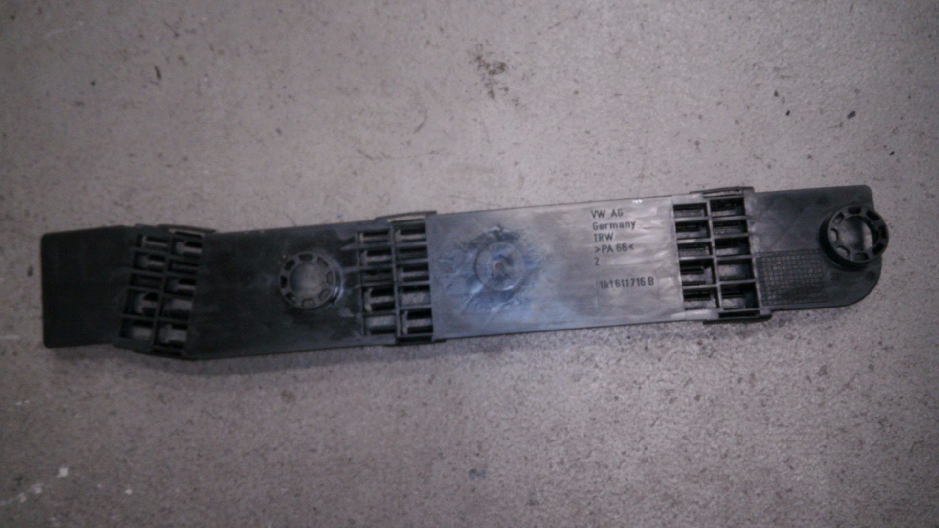 ABDECKUNG HALTER BREMSLEITUNG
