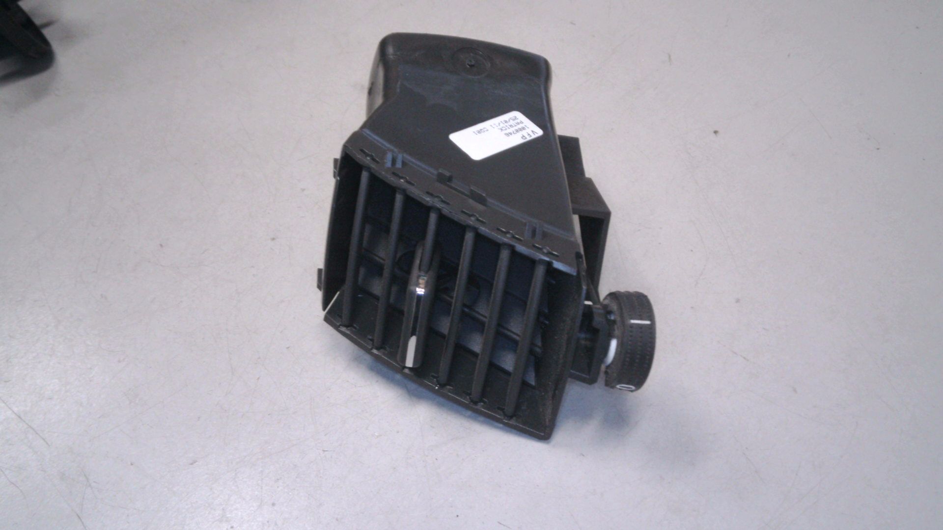 Lüftungsgitter LUFTDÜSE MITTE RECHTS