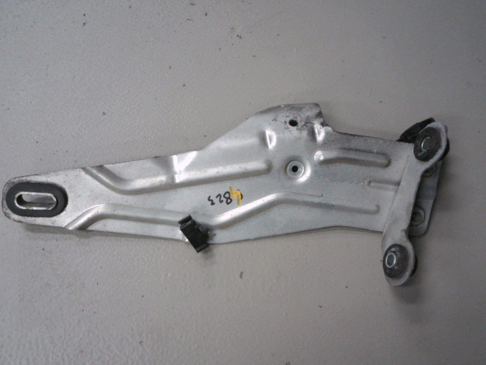 HALTER TRÄGER HAUPTBREMSAGGREGRAT