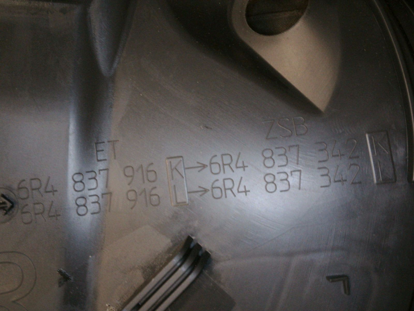 ABDECKKAPPE TÜRKLAPPE VORNE RECHTS