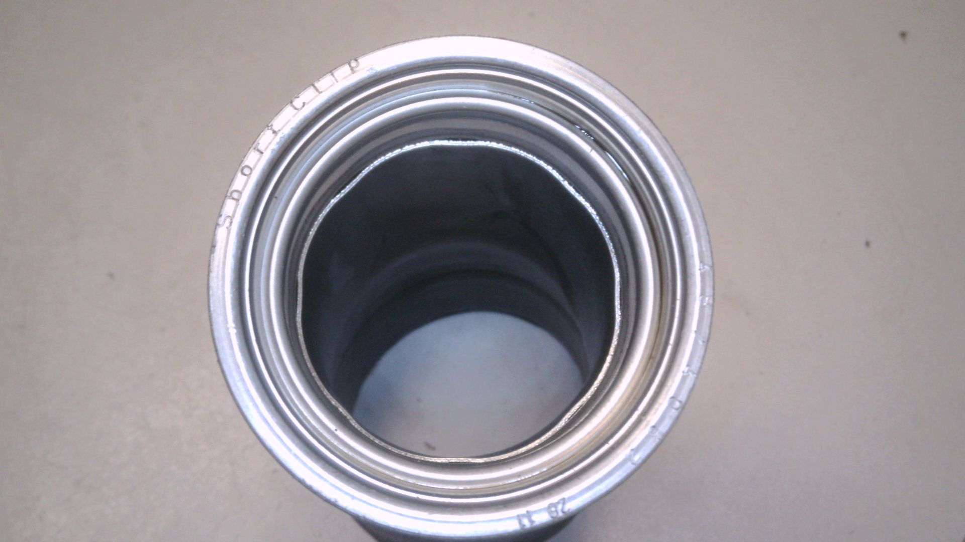 Druckschlauch an Ladeluftkühler rechts