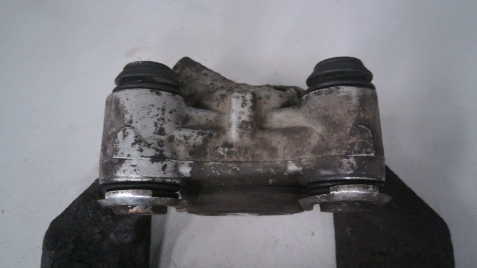 Bremssattel vorne links