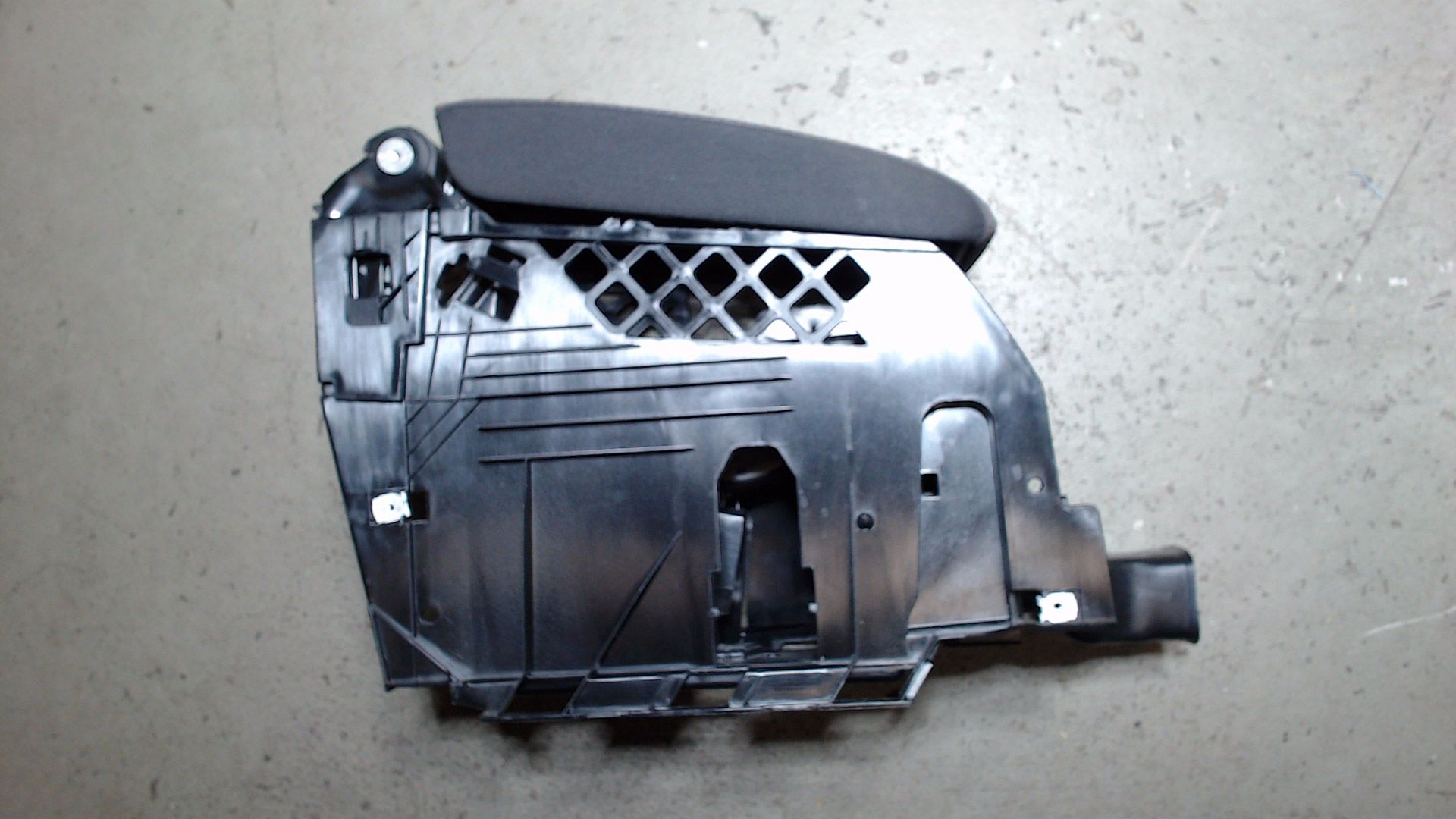 GTI GTD ARMLEHNE MITTELKONSOLE ROTE NÄHTE
