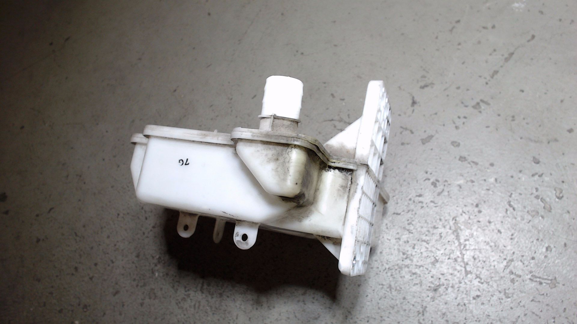 Scheibenwaschbehälter