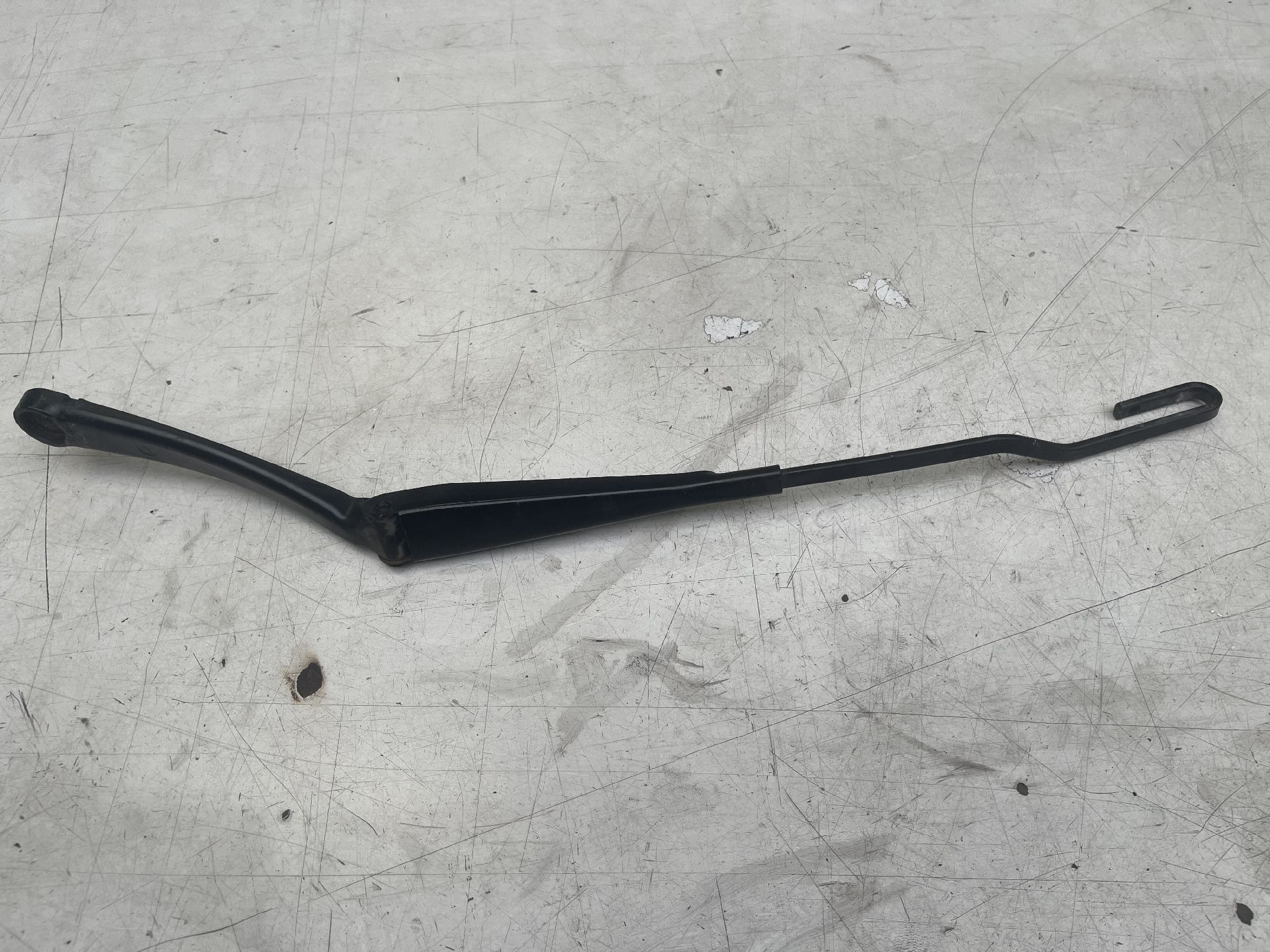 Scheibenwischerarm Links