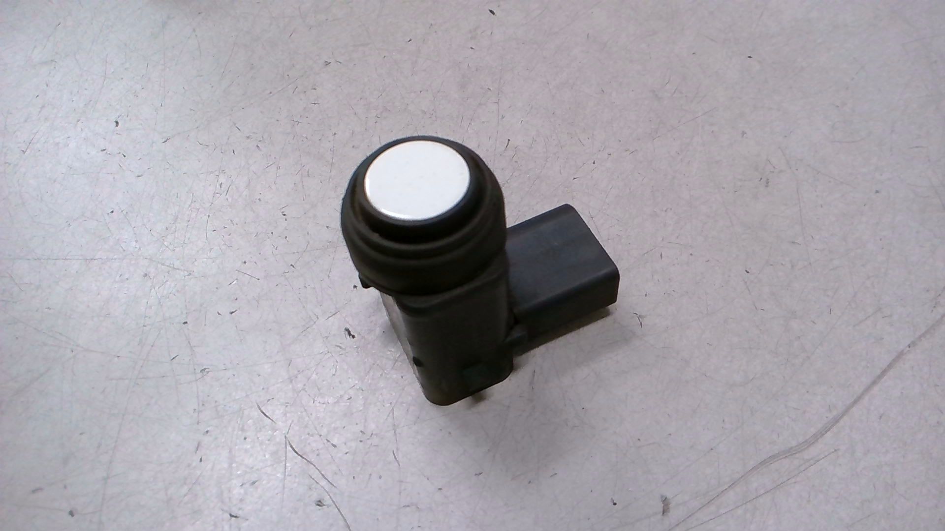 Abstand Sensor PARKSENSOR PDC VORNE Rechts
