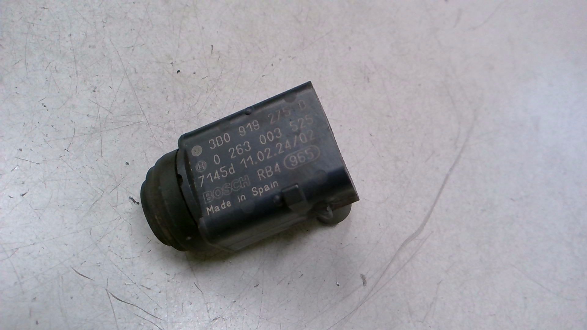 Abstand Sensor PARKSENSOR PDC VORNE Rechts