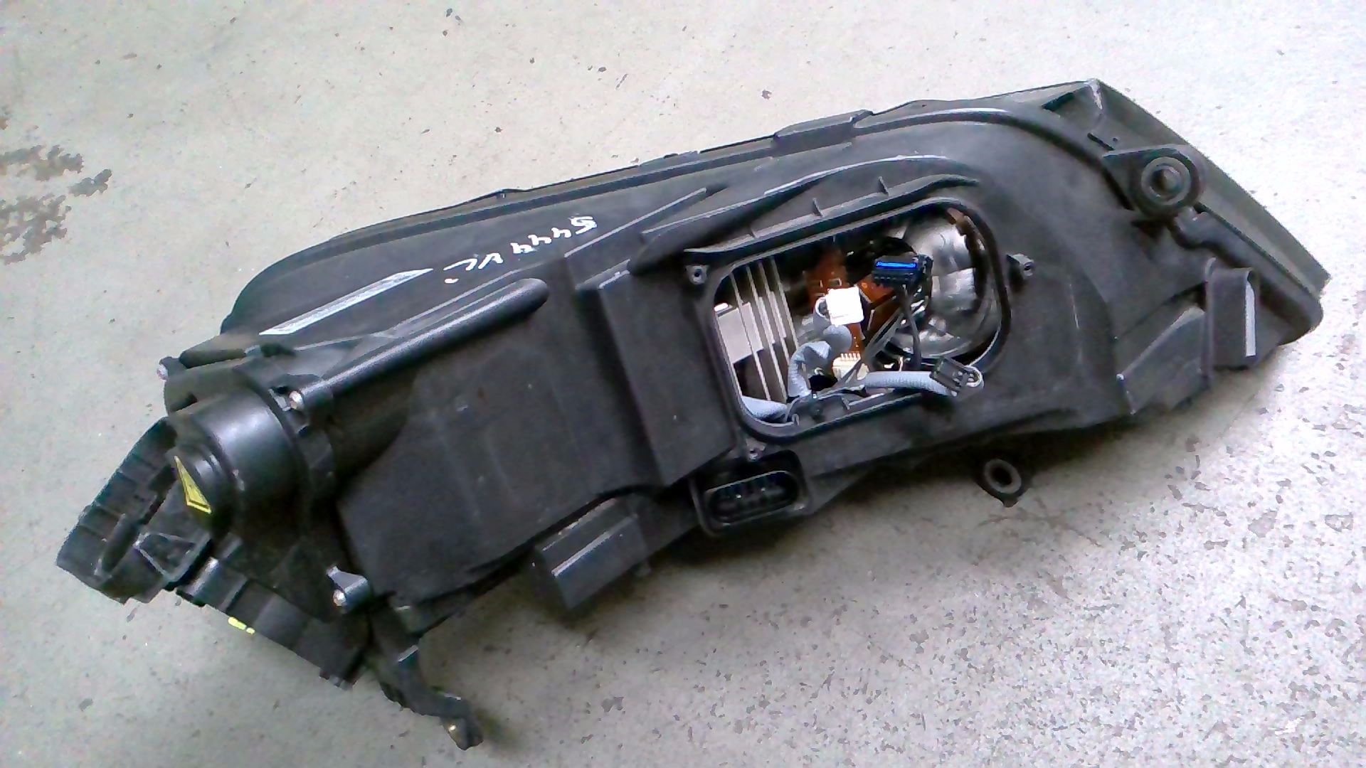 XENON LED SCHEINWERFER LINKS