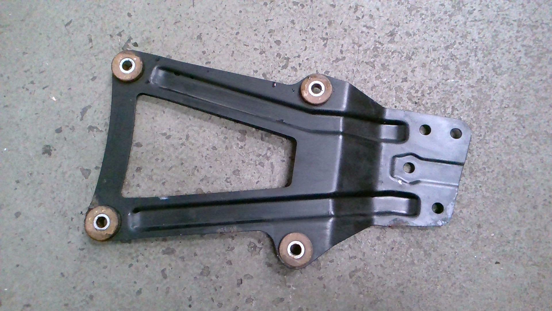 HALTER HALTERUNG TRÄGER ÖLKÜHLER