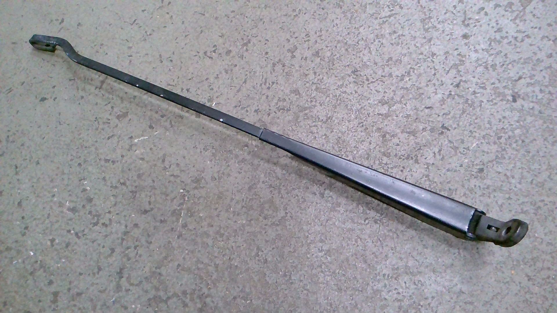 Scheibenwischerarm Links