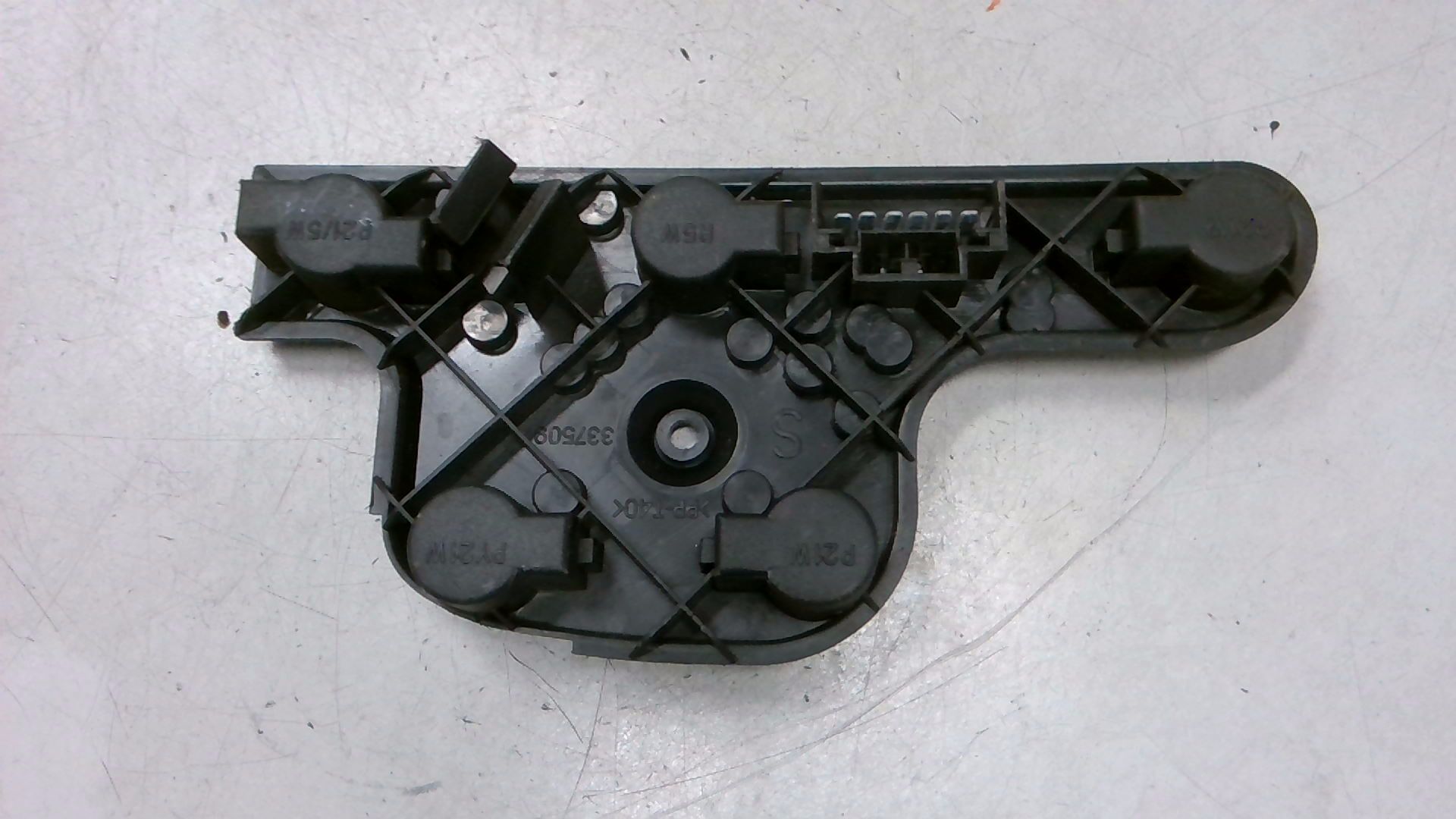 Fassung LAMPENTRÄGER RÜCKLEUCHTE LINKS