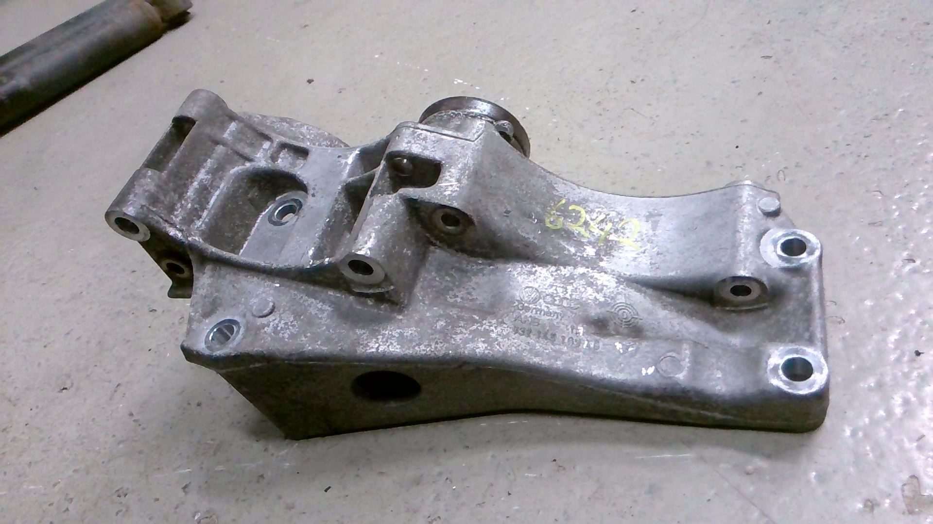 Träger Lichtmaschine AGGREGATETRÄGER