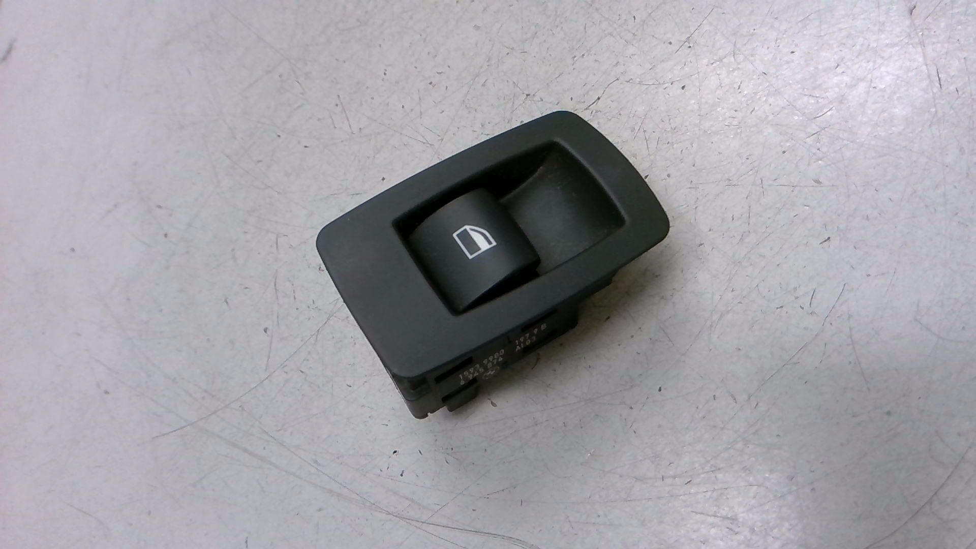 Schalter FENSTERHEBER (Tür hinten)