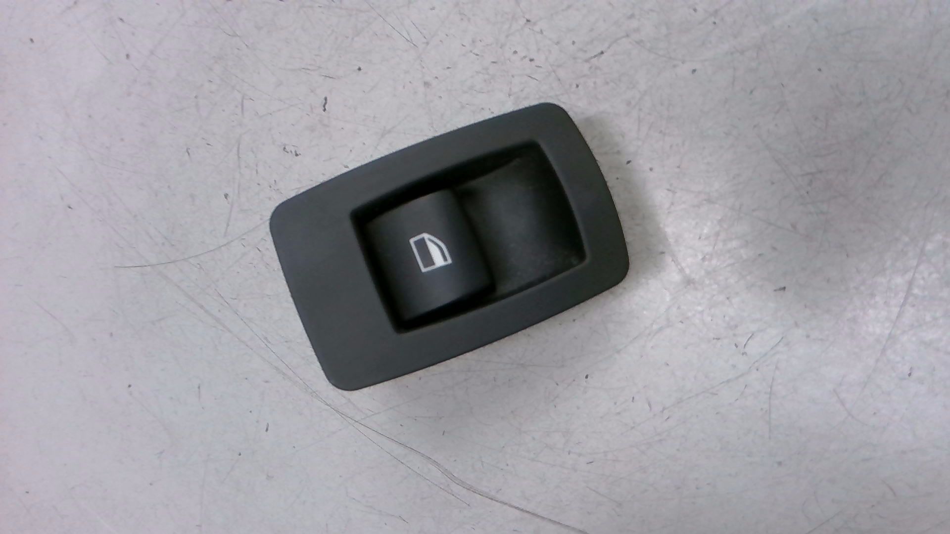 Schalter FENSTERHEBER (Tür hinten)