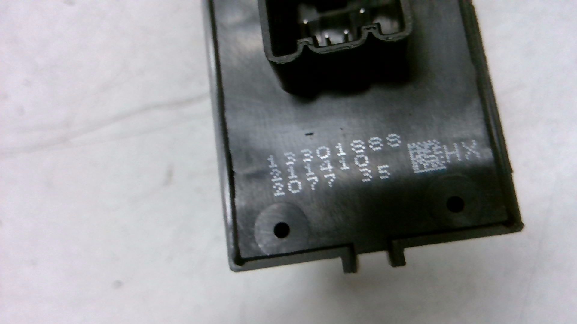 Schalter FENSTERHEBER (Tür hinten) Links