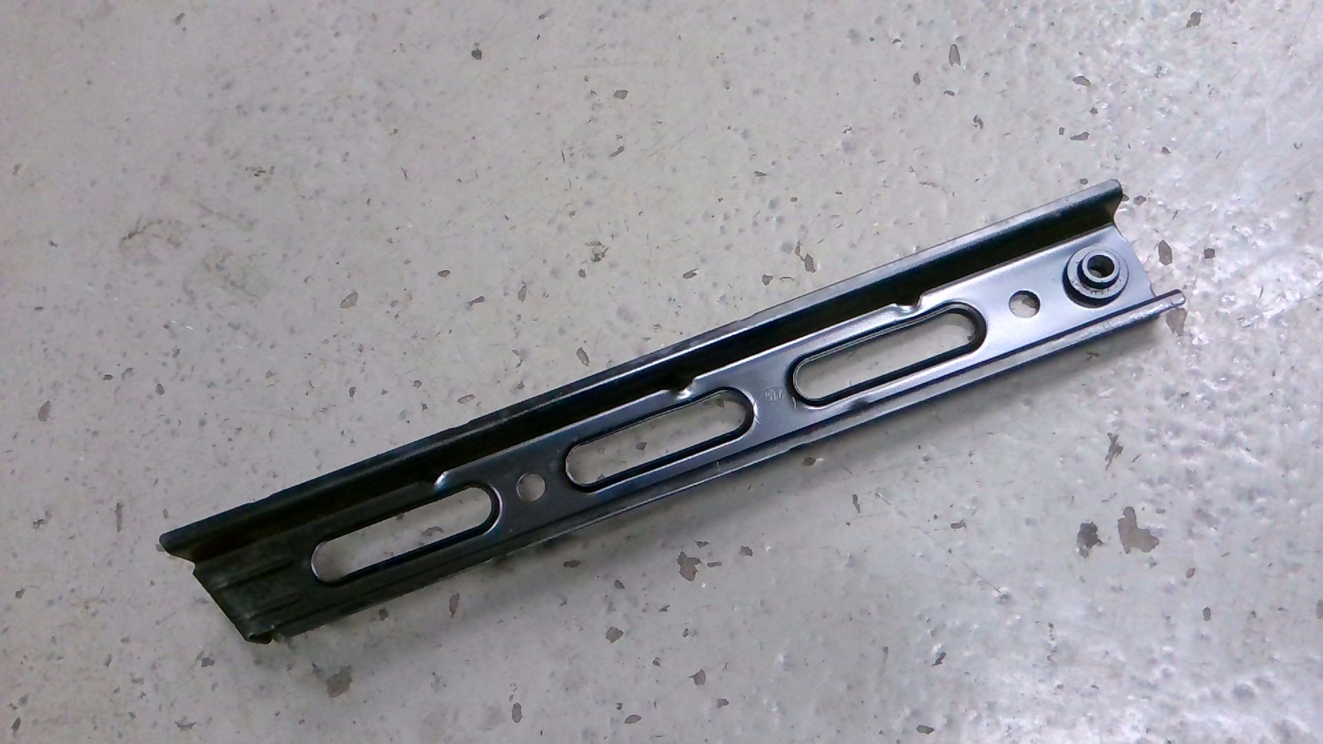 VERSTÄRKUNG STREBE (Tür hinten) Links