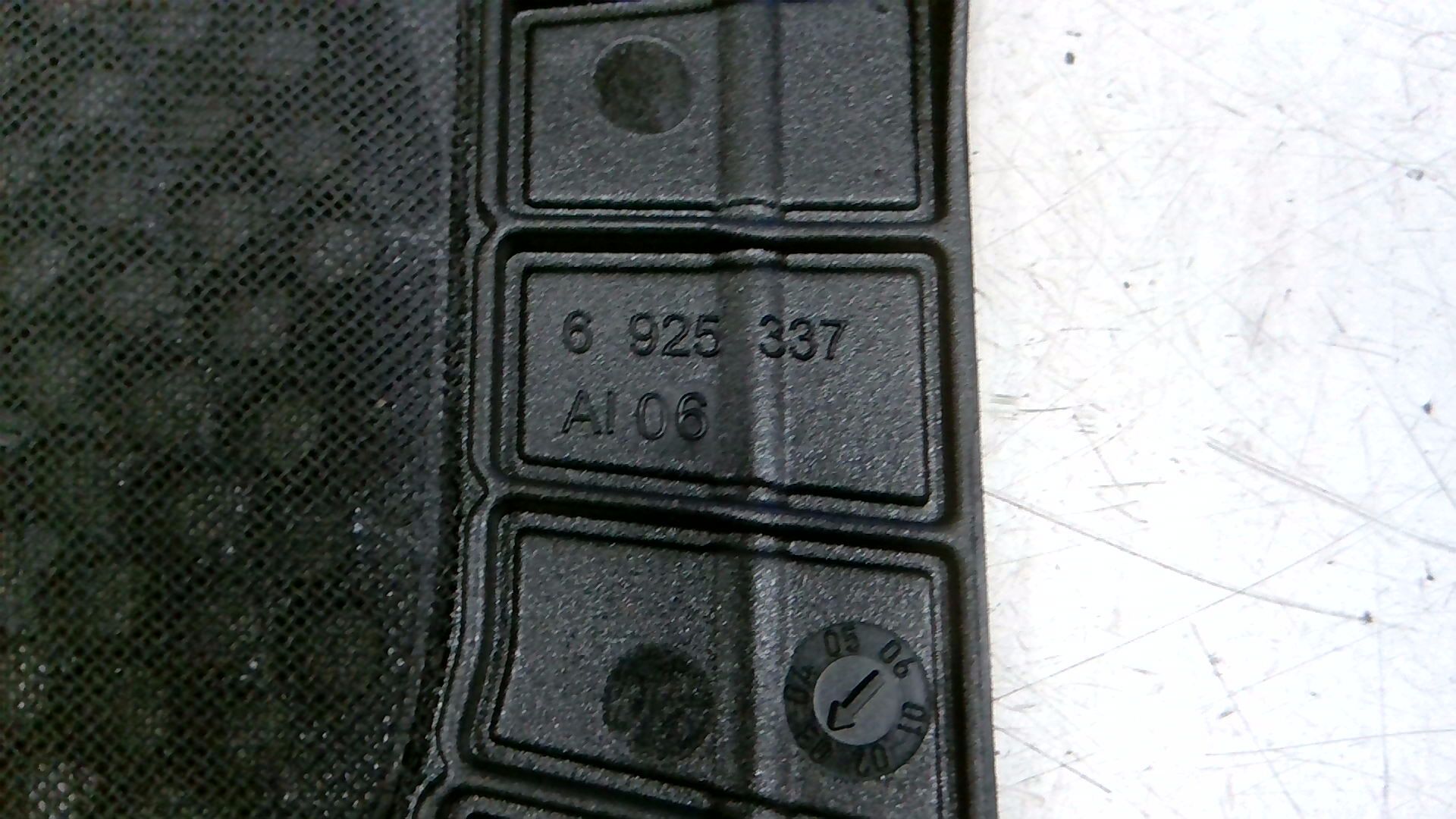 Abdeckung Lautsprecher Zentralbass