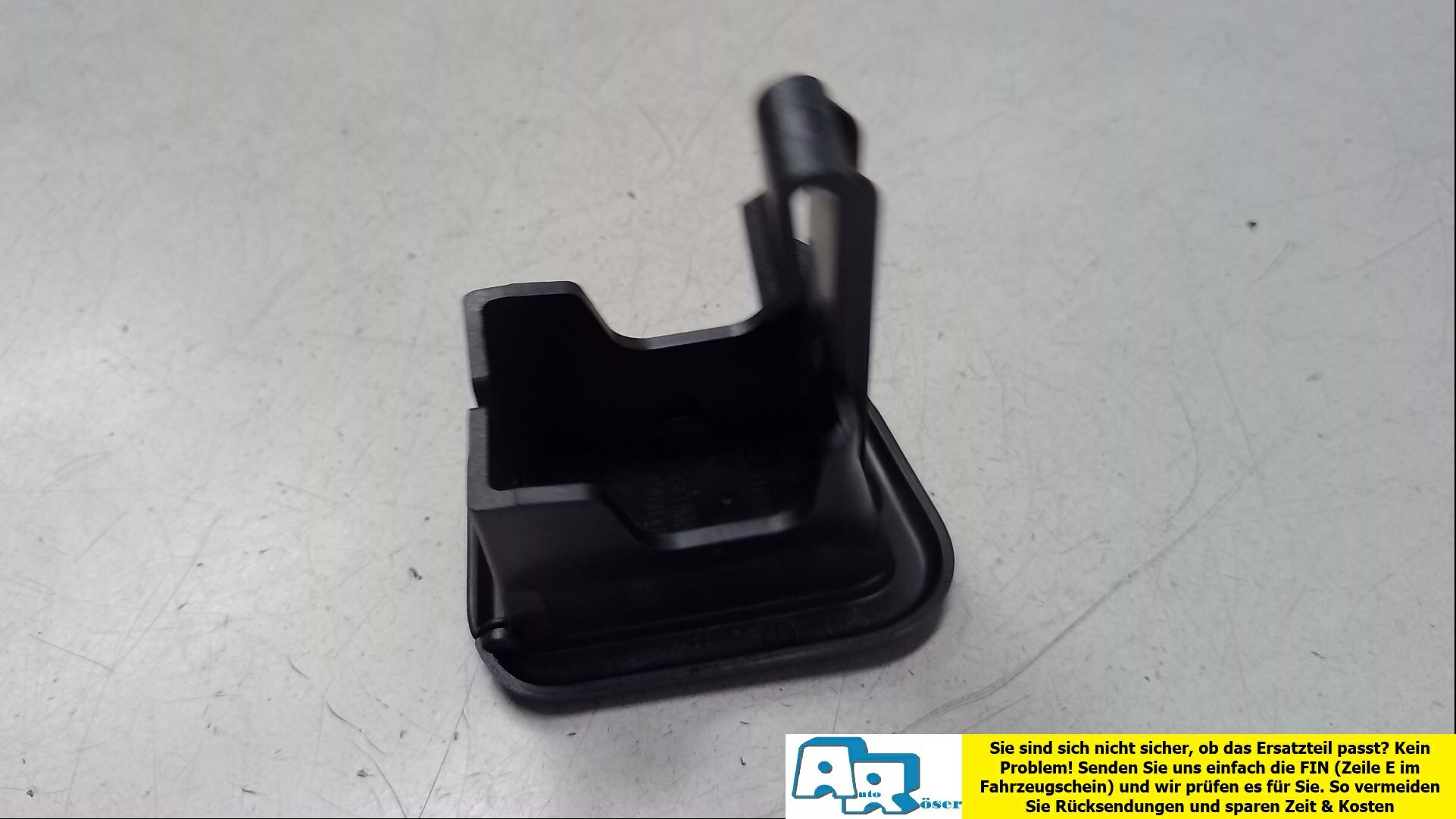 ABDECKUNG VERKLEIDUNG ISOFIX RÜCKBANK Rechts