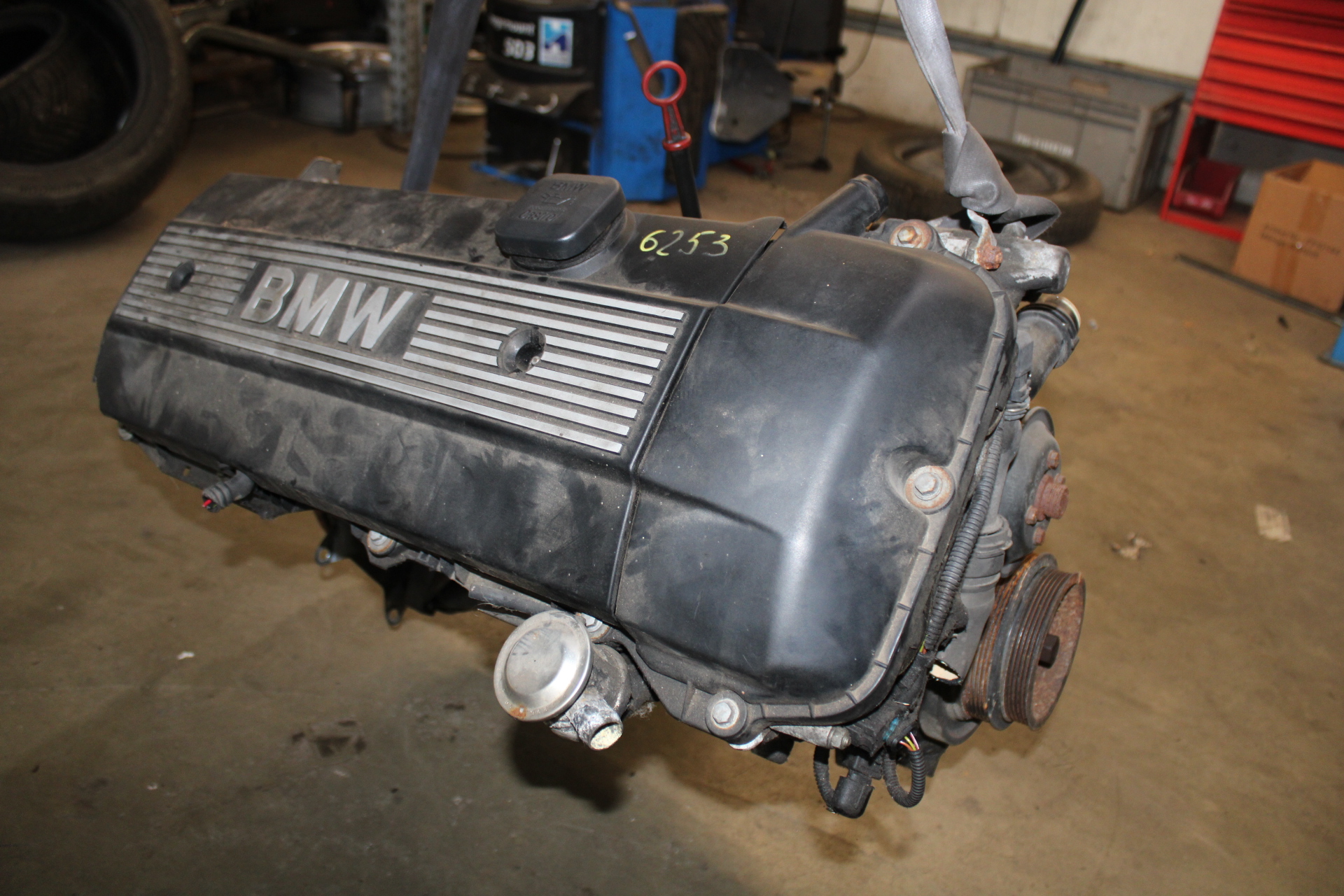 Motor ohne Anbauteile