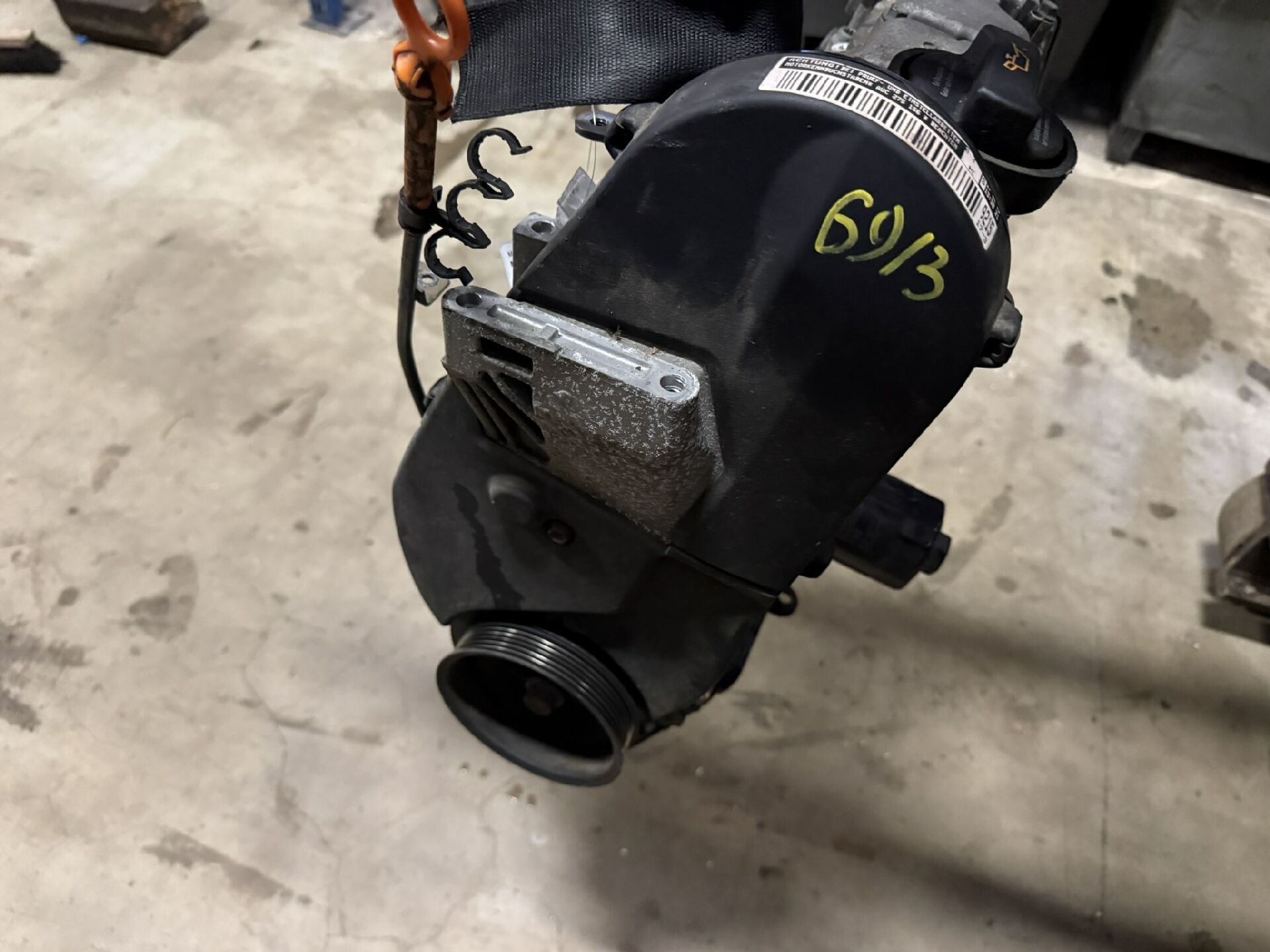 Motor ohne Anbauteile