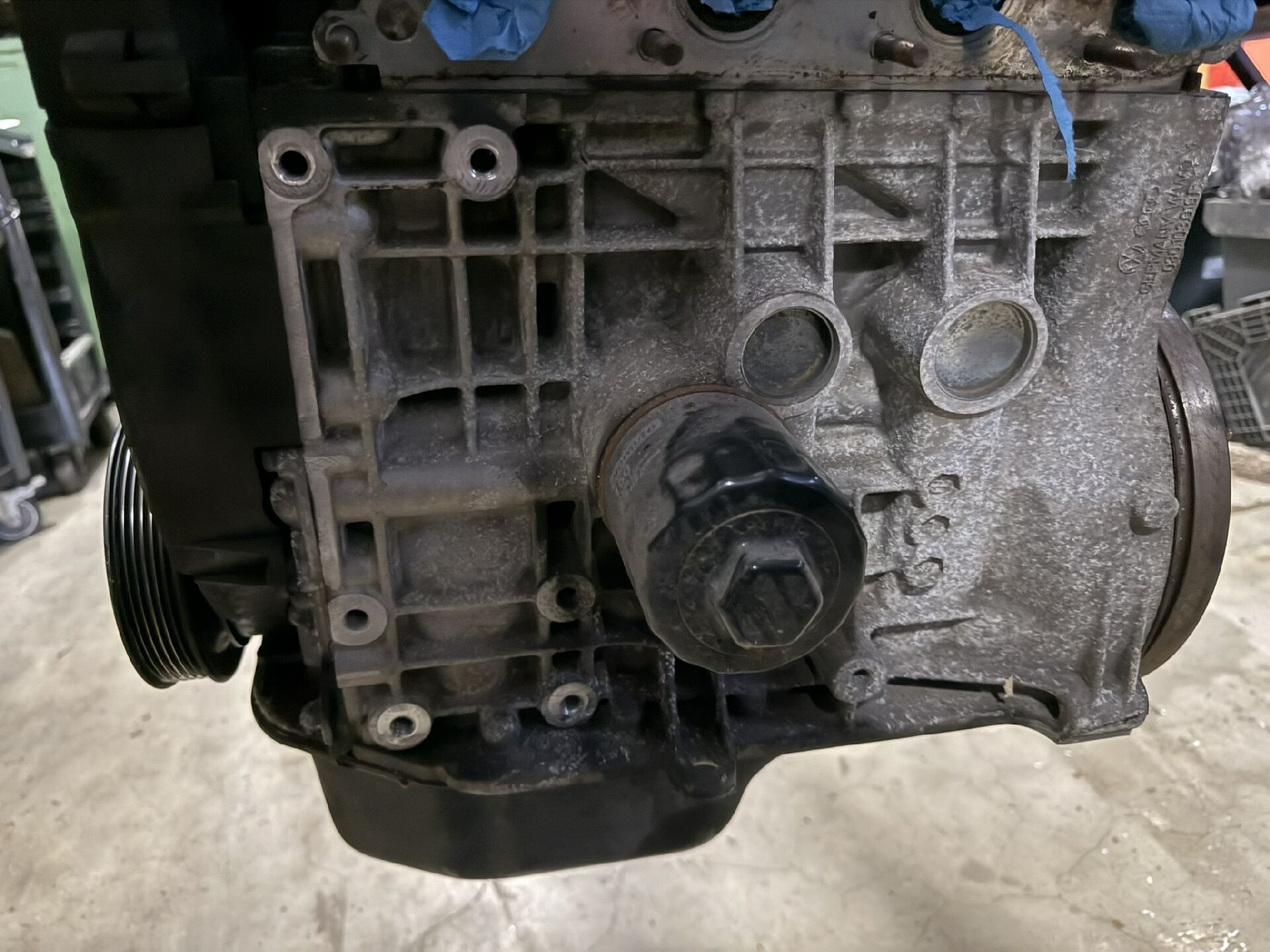 Motor ohne Anbauteile