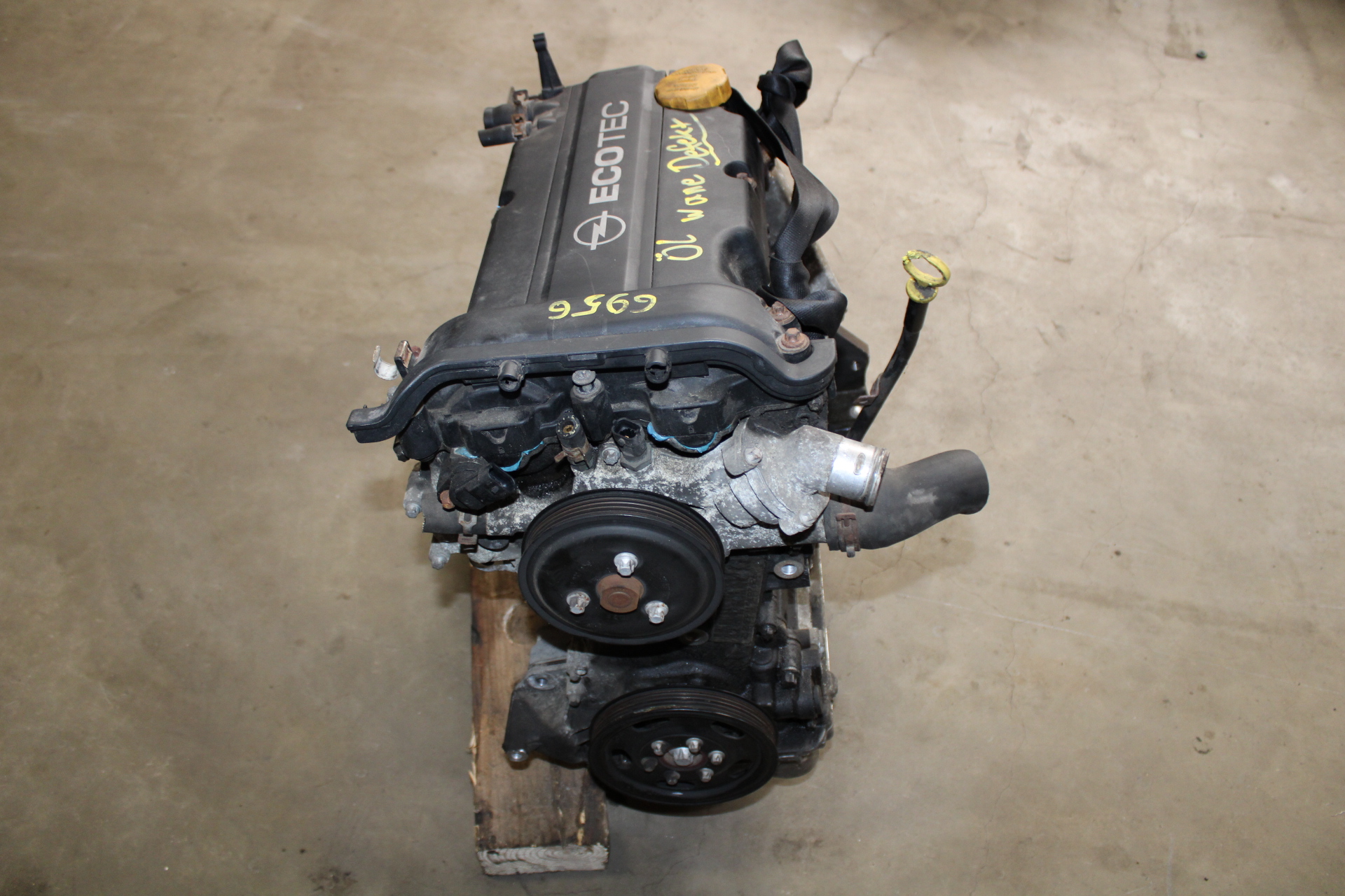 Motor ohne Anbauteile