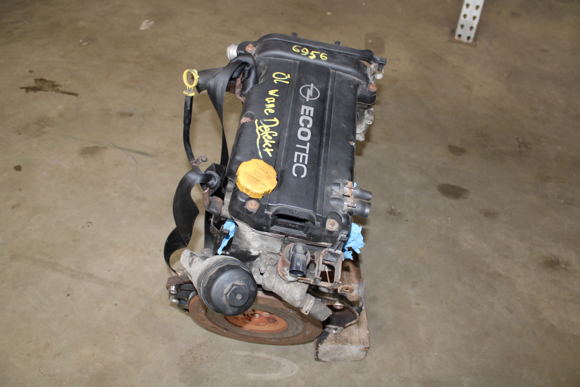 Motor ohne Anbauteile