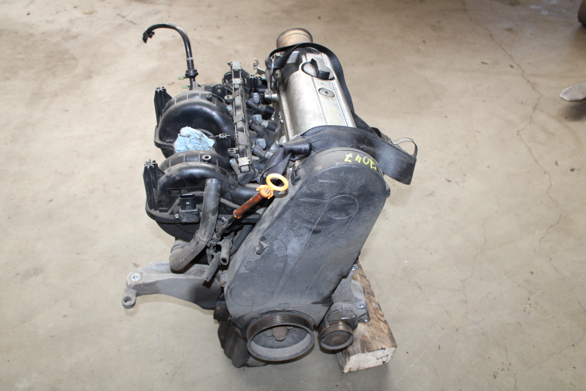Motor ohne Anbauteile